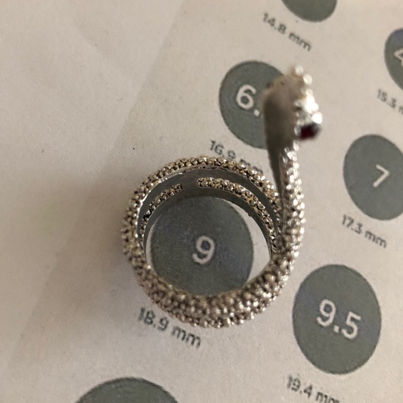 Snake Ring Silver Toned with Jewel Eyes NEW - Picture 8 of 8